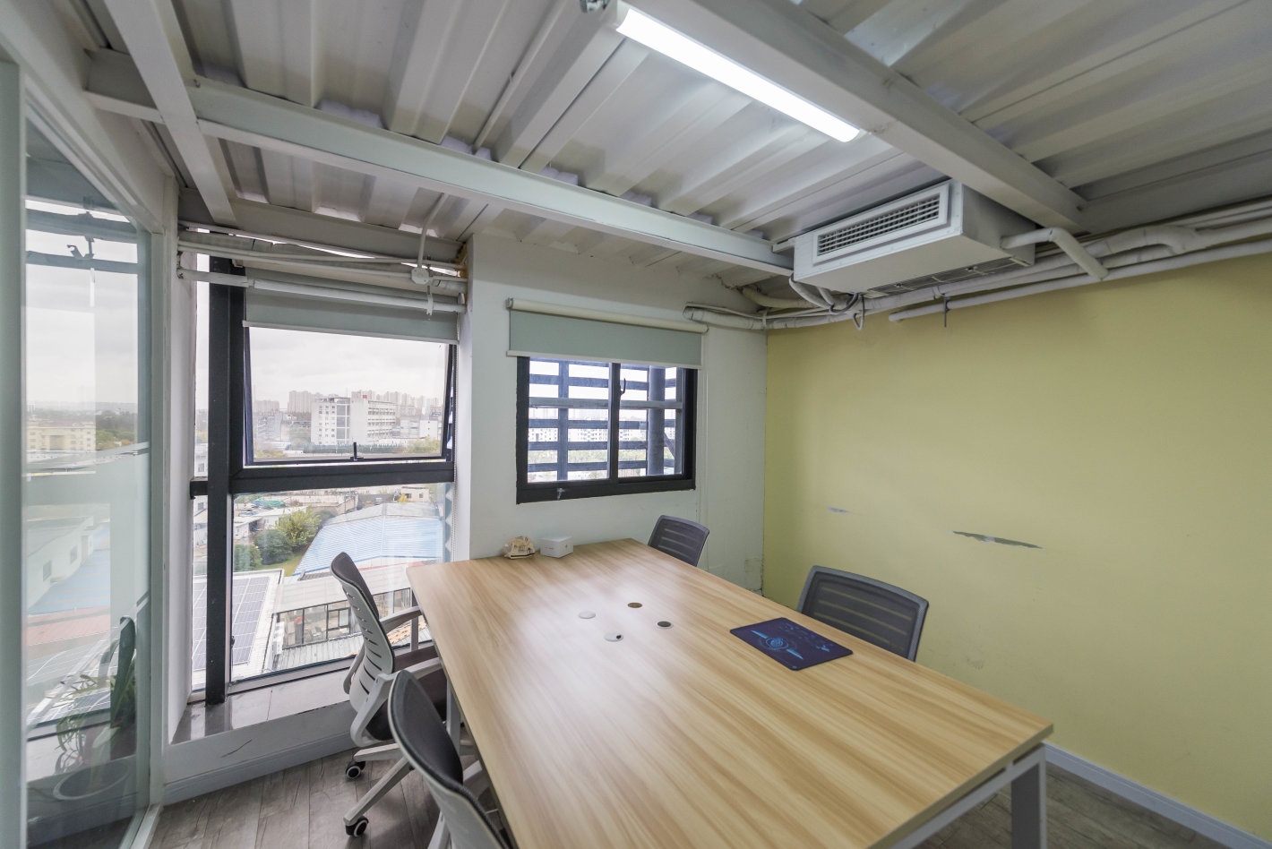 S569上海服装数字化创意园120平米办公室出租_3.50元/m²/天