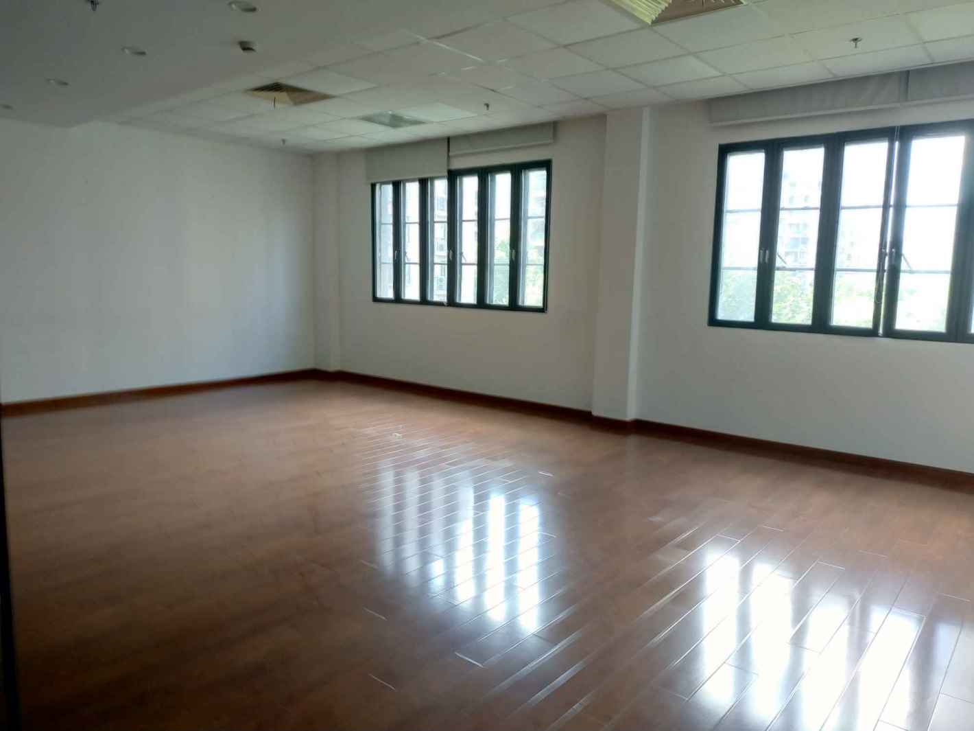 千羽创意园226平米办公室出租_3.80元/m²/天