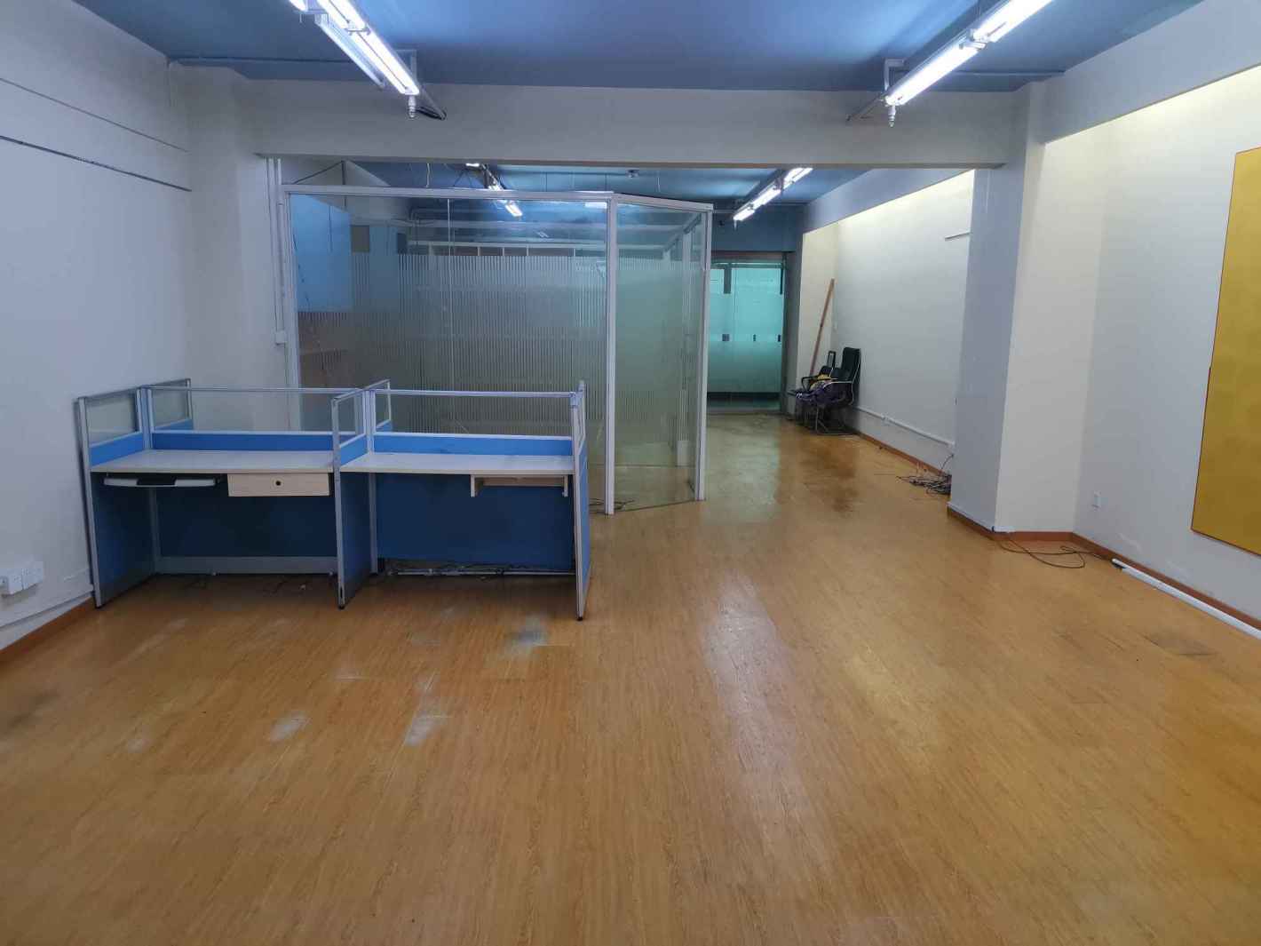 长久商务中心126平米办公室出租_3.40元/m²/天