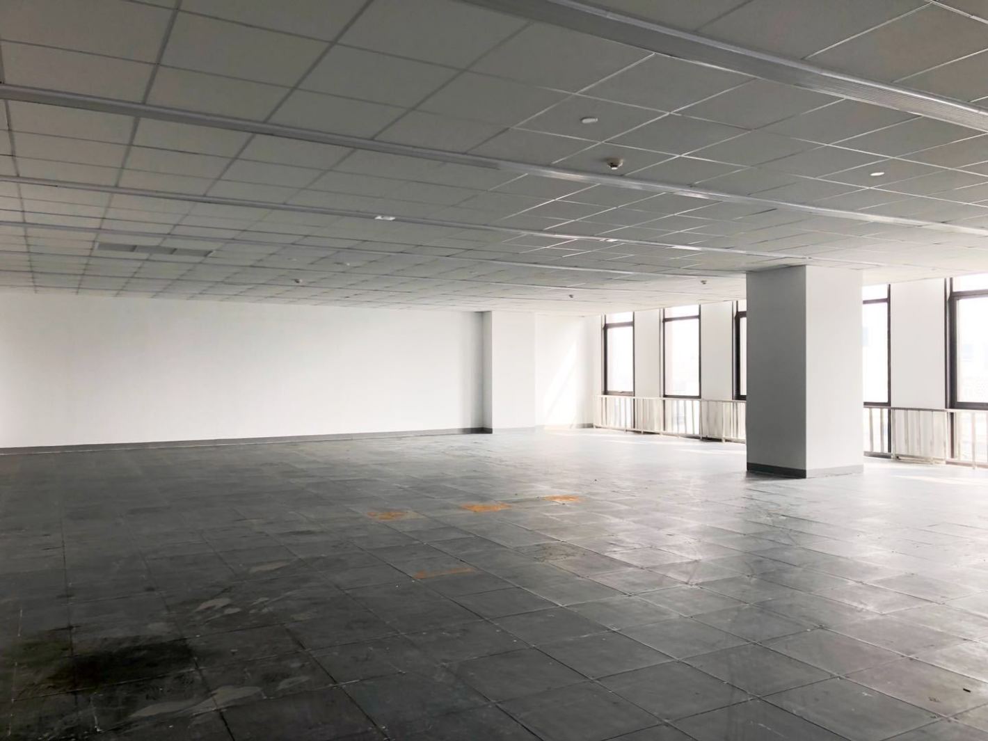 新研大厦329平米办公室出租_5.00元/m²/天