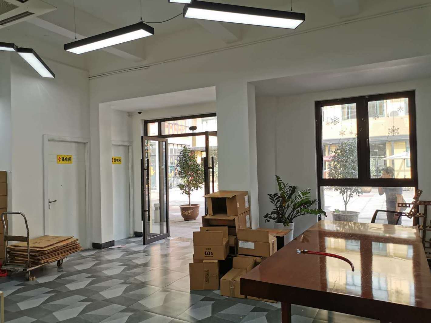 创业汇园区157平米办公室出租_4.00元/m²/天
