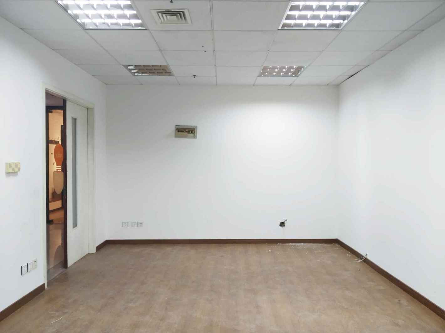 衡辰商务楼110平米办公室出租_2.10元/m²/天