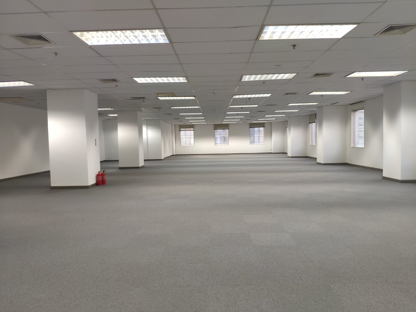 浦东 新世纪办公中心 629平米 简装修