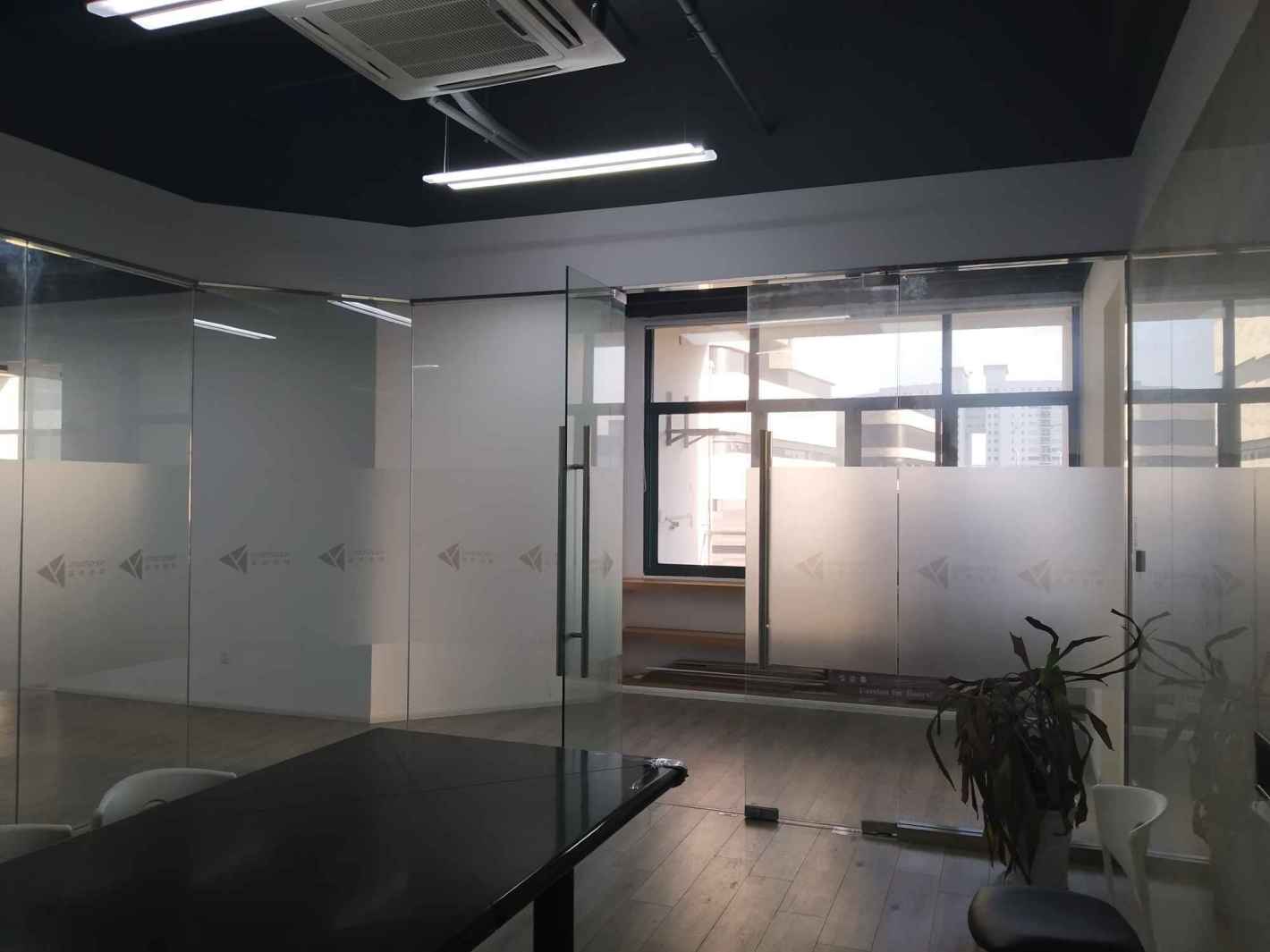 SVA越界创意园132平米办公室出租_3.80元/m²/天
