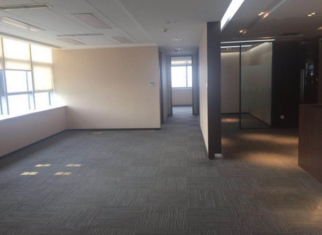 鸿海大厦190平米办公室出租_3.30元/m²/天