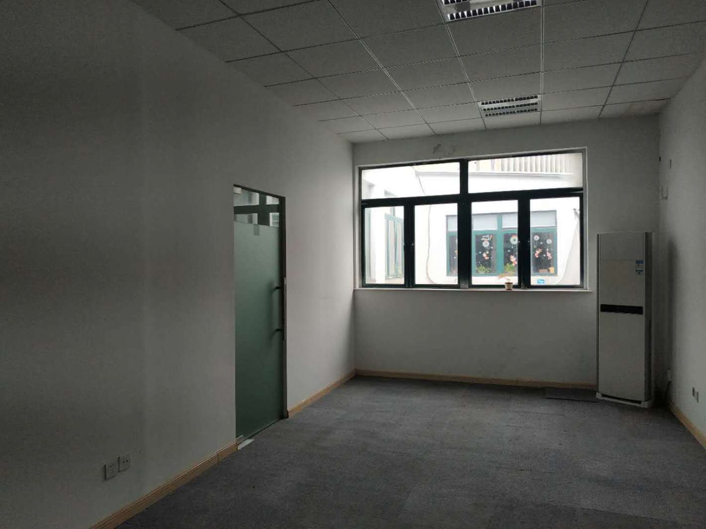 芭洛商务大厦100平米办公室出租_2.30元/m²/天