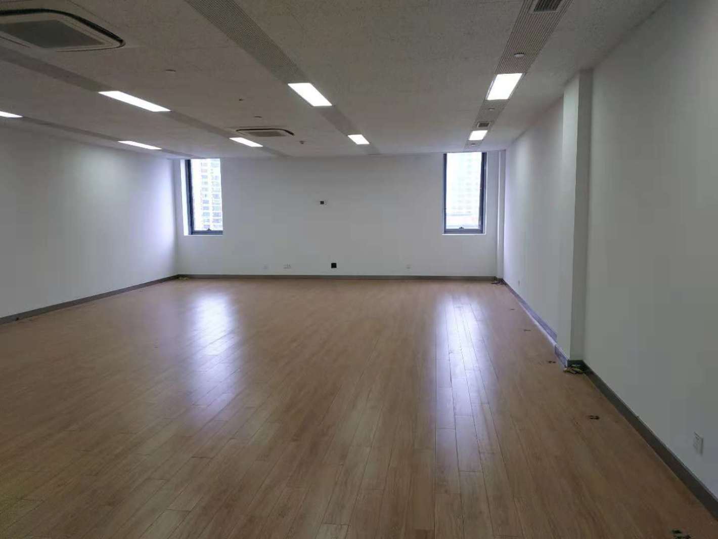 吉曼大厦161平米办公室出租_2.50元/m²/天
