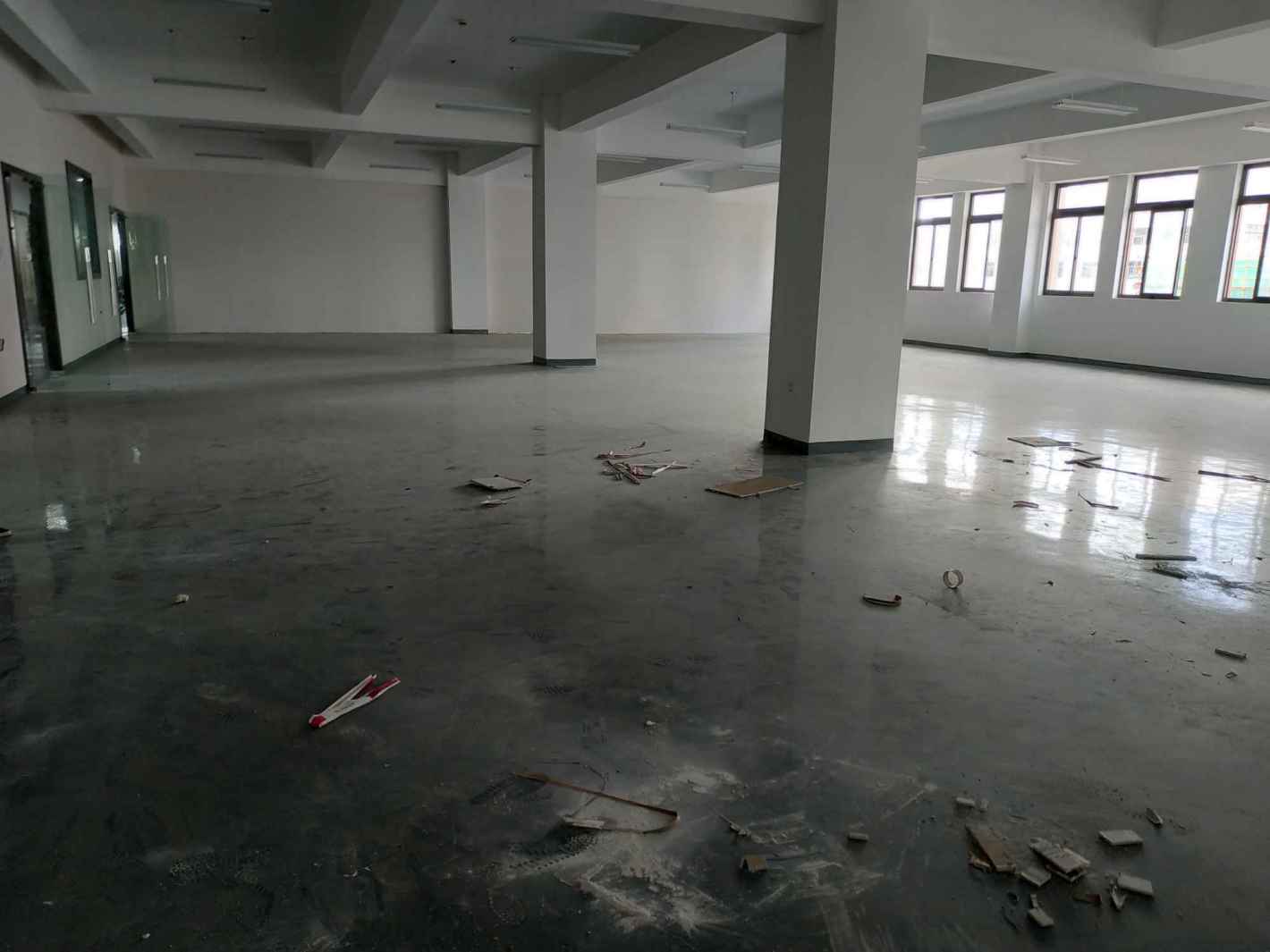 茸桥科创园163平米办公室出租_1.62元/m²/天