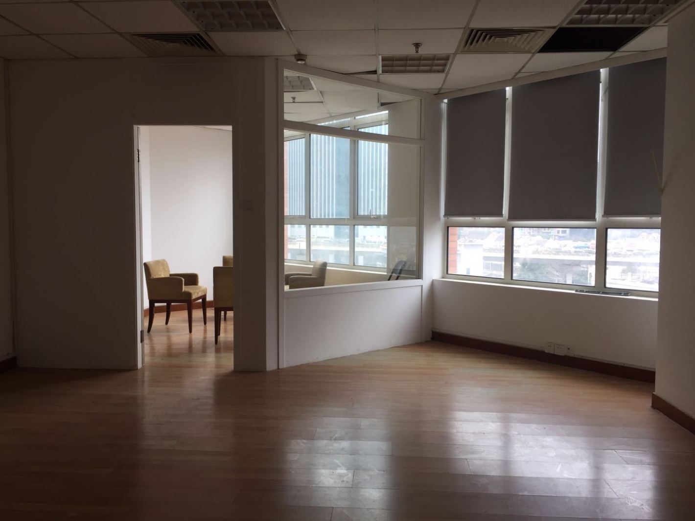 长发大厦230平米办公室出租_4.10元/m²/天