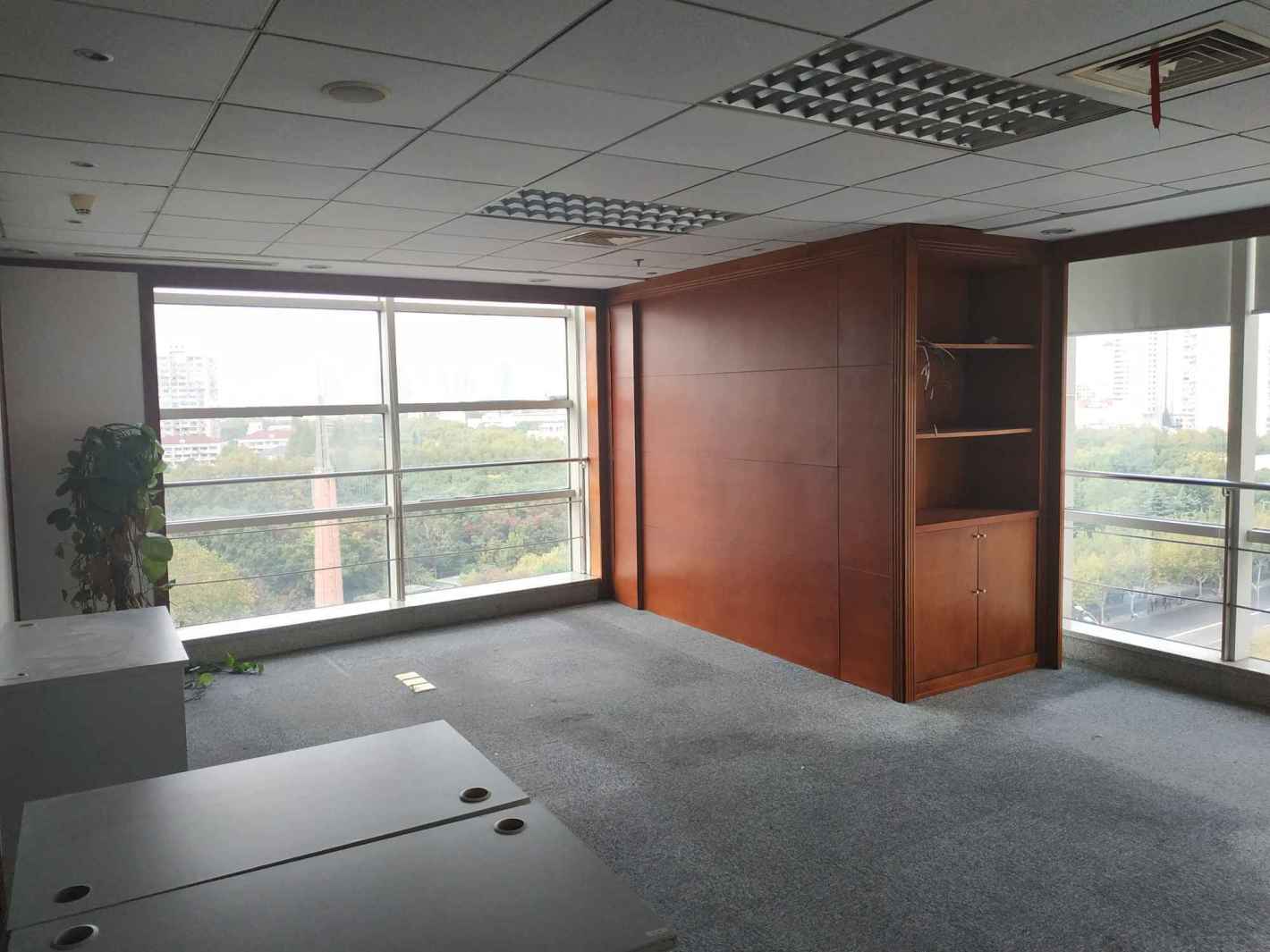 汇鑫国际大厦370平米办公室出租_4.00元/m²/天