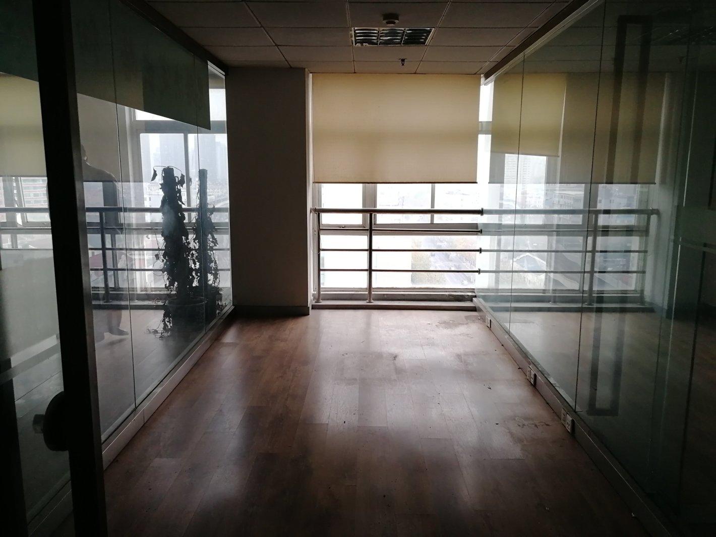 蓝宝石大厦336平米办公室出租_3.00元/m²/天