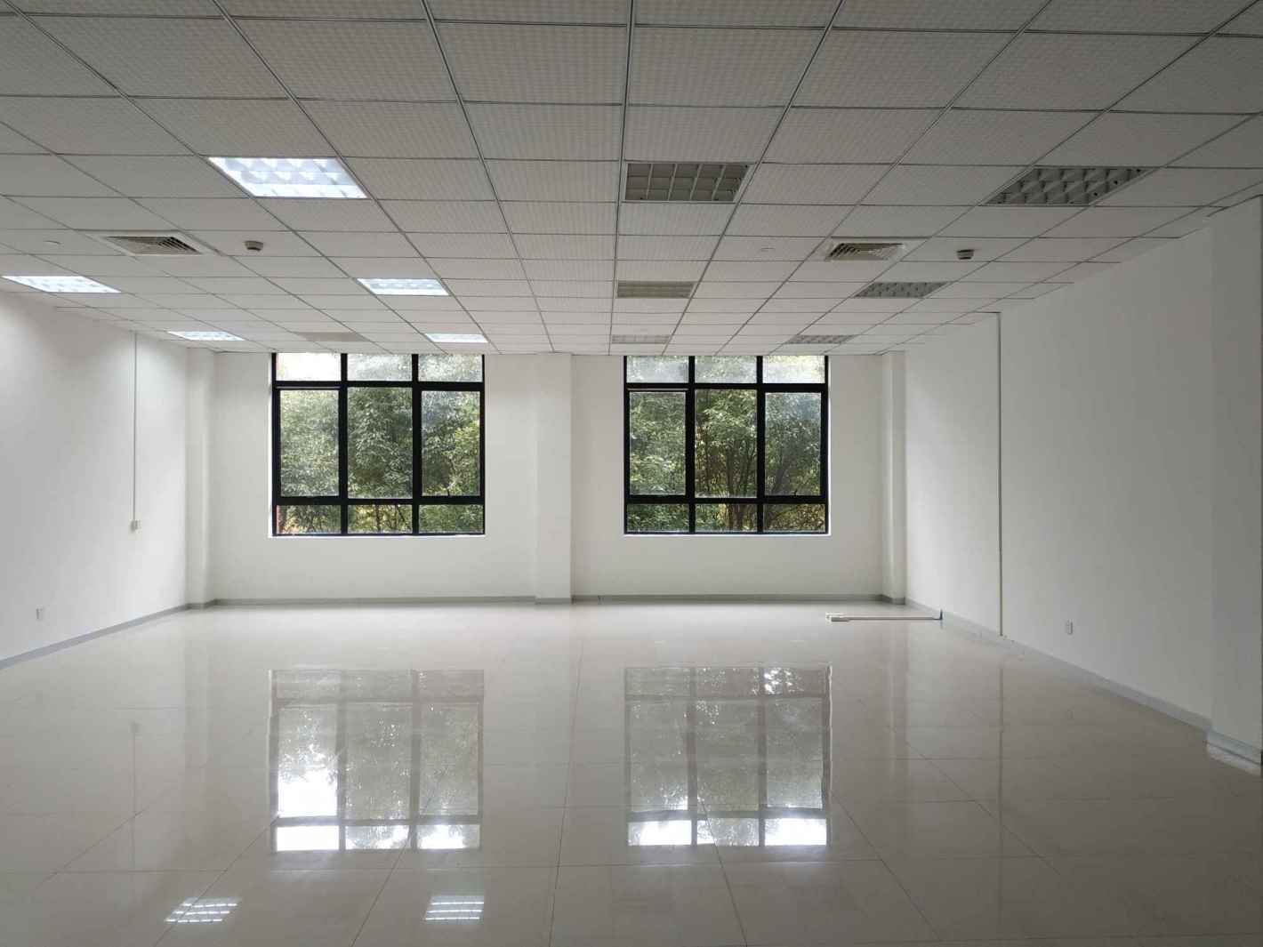 歆翱商务中心600平米办公室出租_1.50元/m²/天