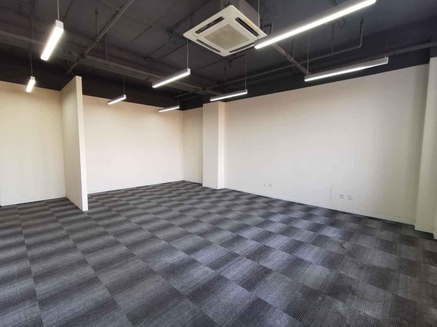 新建商务大厦85平米办公室出租_4.80元/m²/天