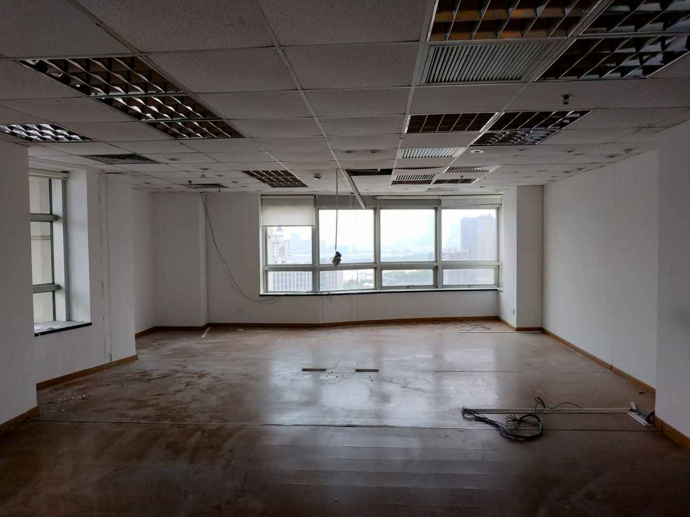 江南造船大厦158平米办公室出租_3.90元/m²/天