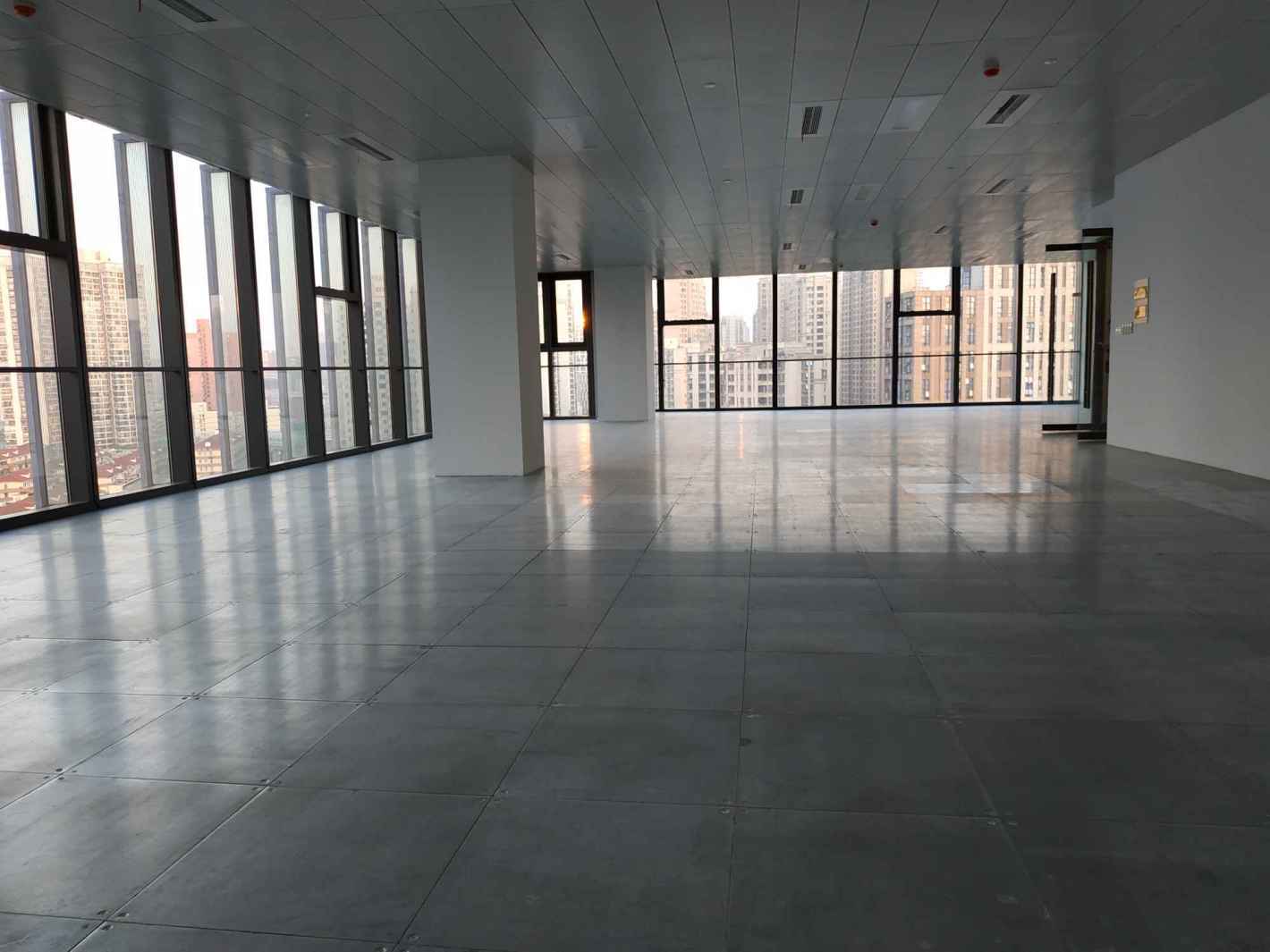 新理想大厦338平米办公室出租_5.50元/m²/天