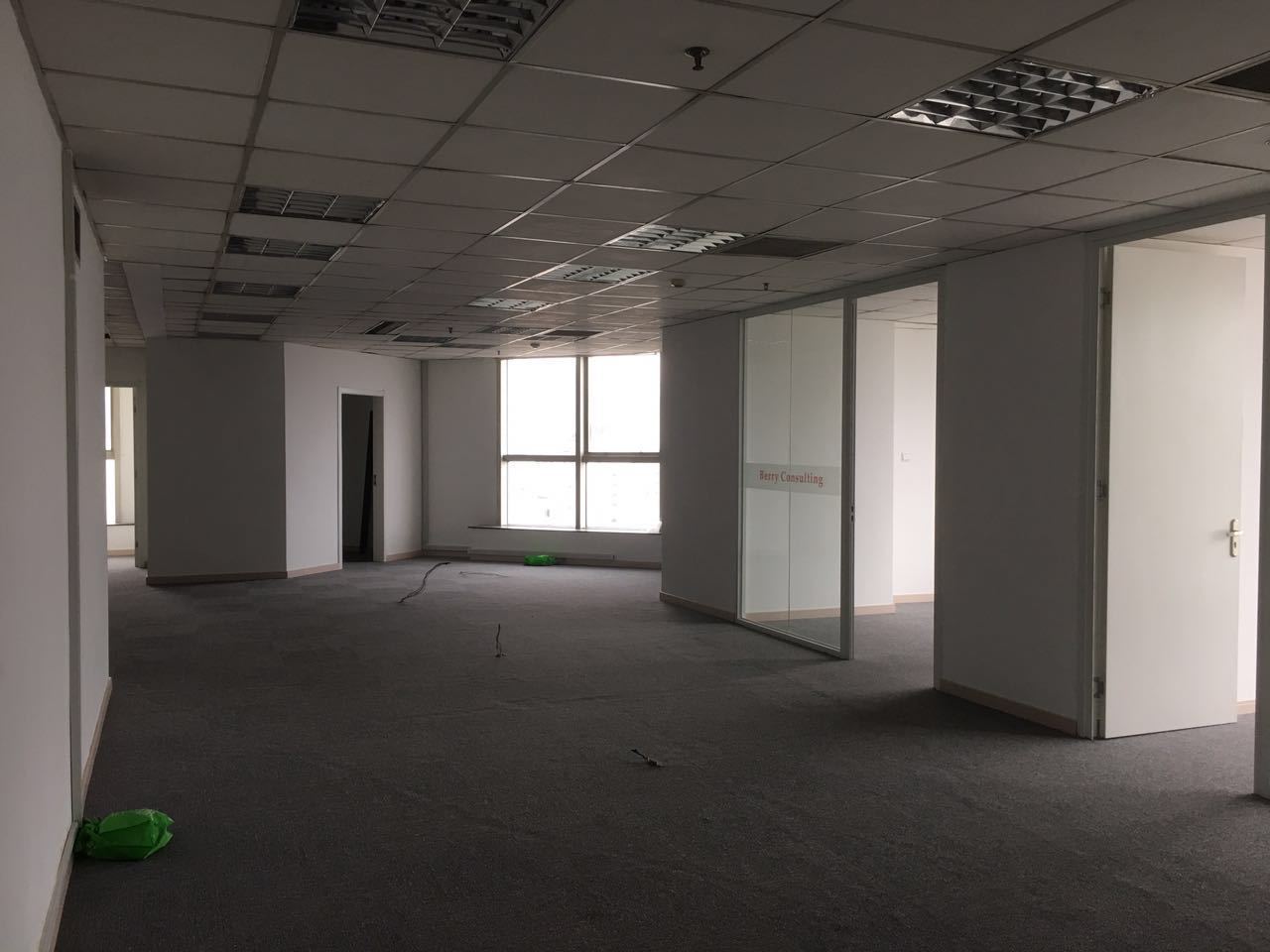 怡华大楼369平米办公室出租_2.00元/m²/天