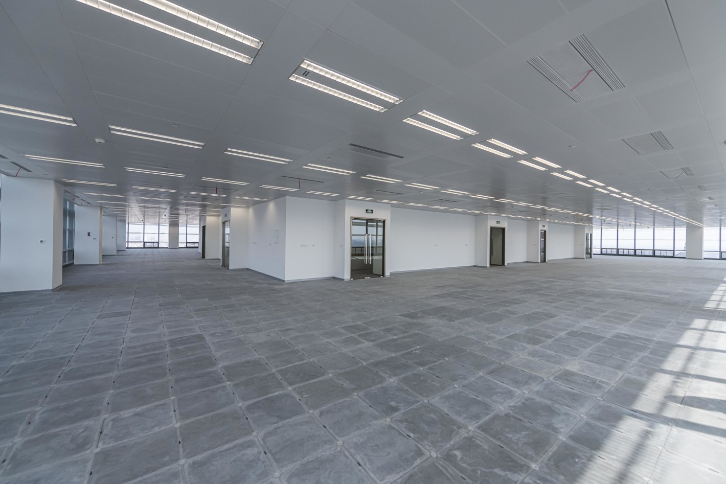 泰康保险大厦2500平米办公室出租_5.50元/m²/天