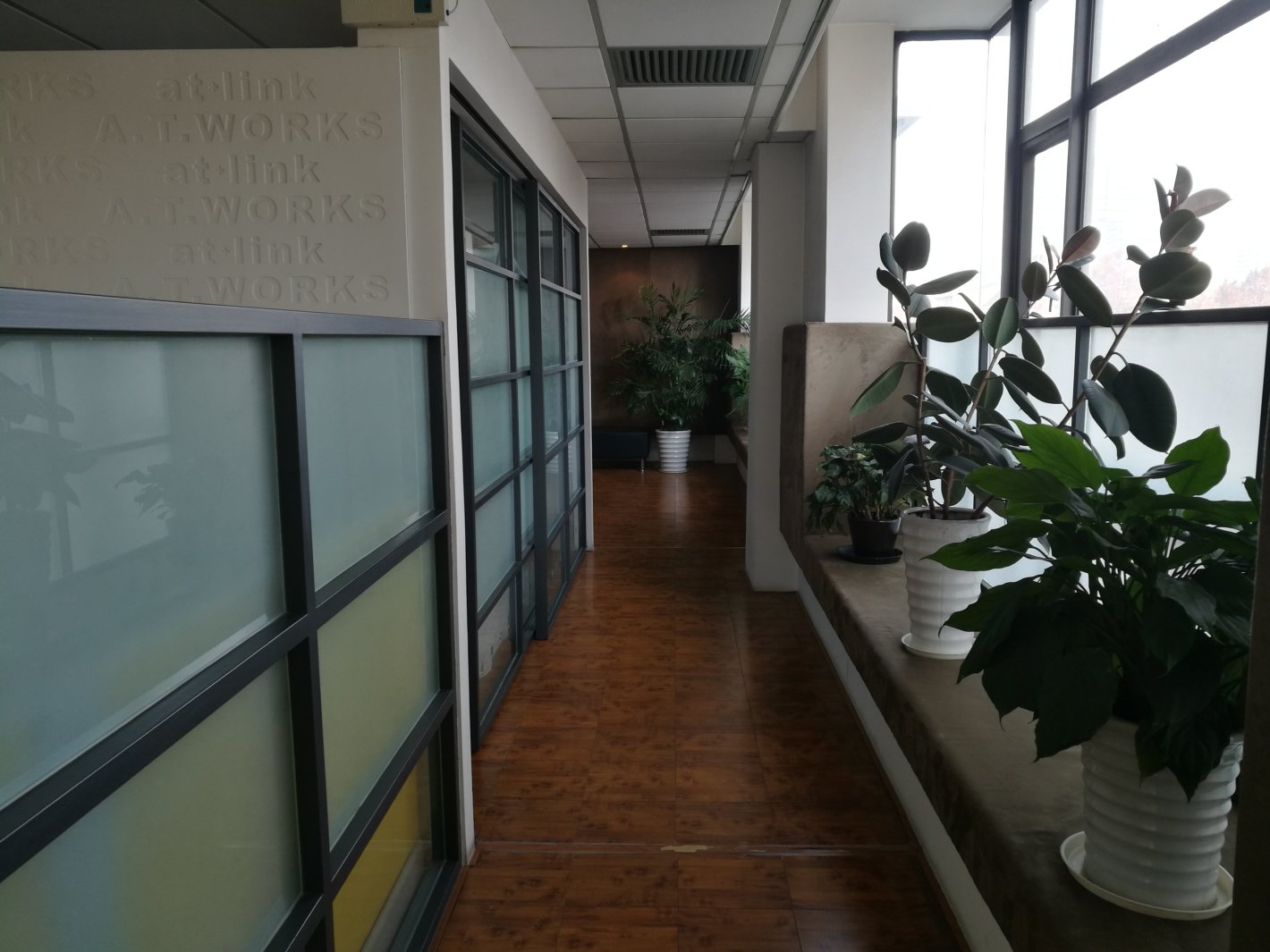 慧谷白猫科技园300平米办公室出租_3.30元/m²/天