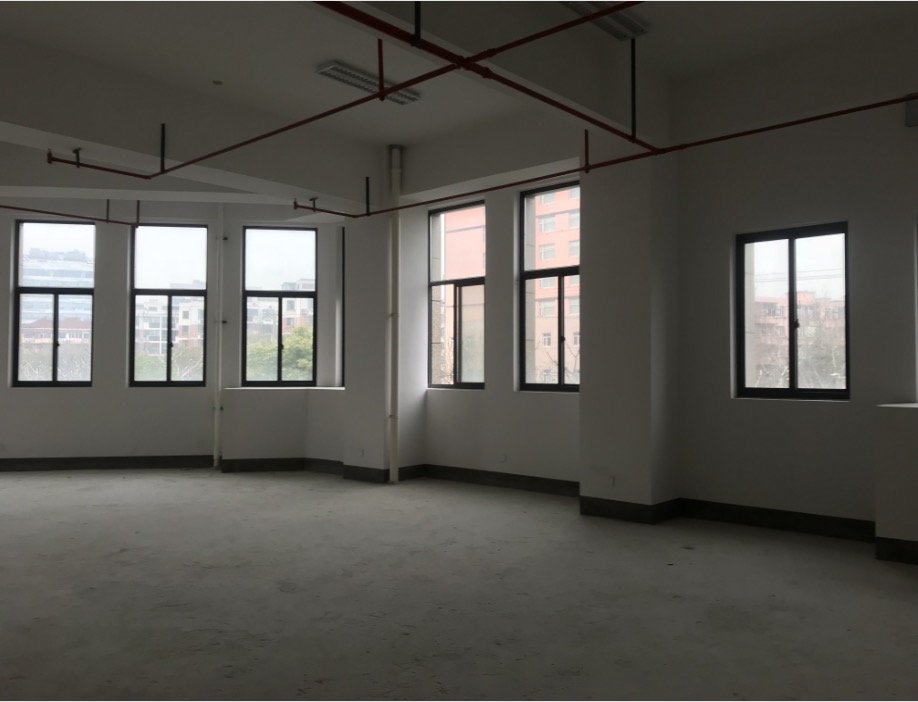 双鸿大楼374平米办公室出租_3.50元/m²/天