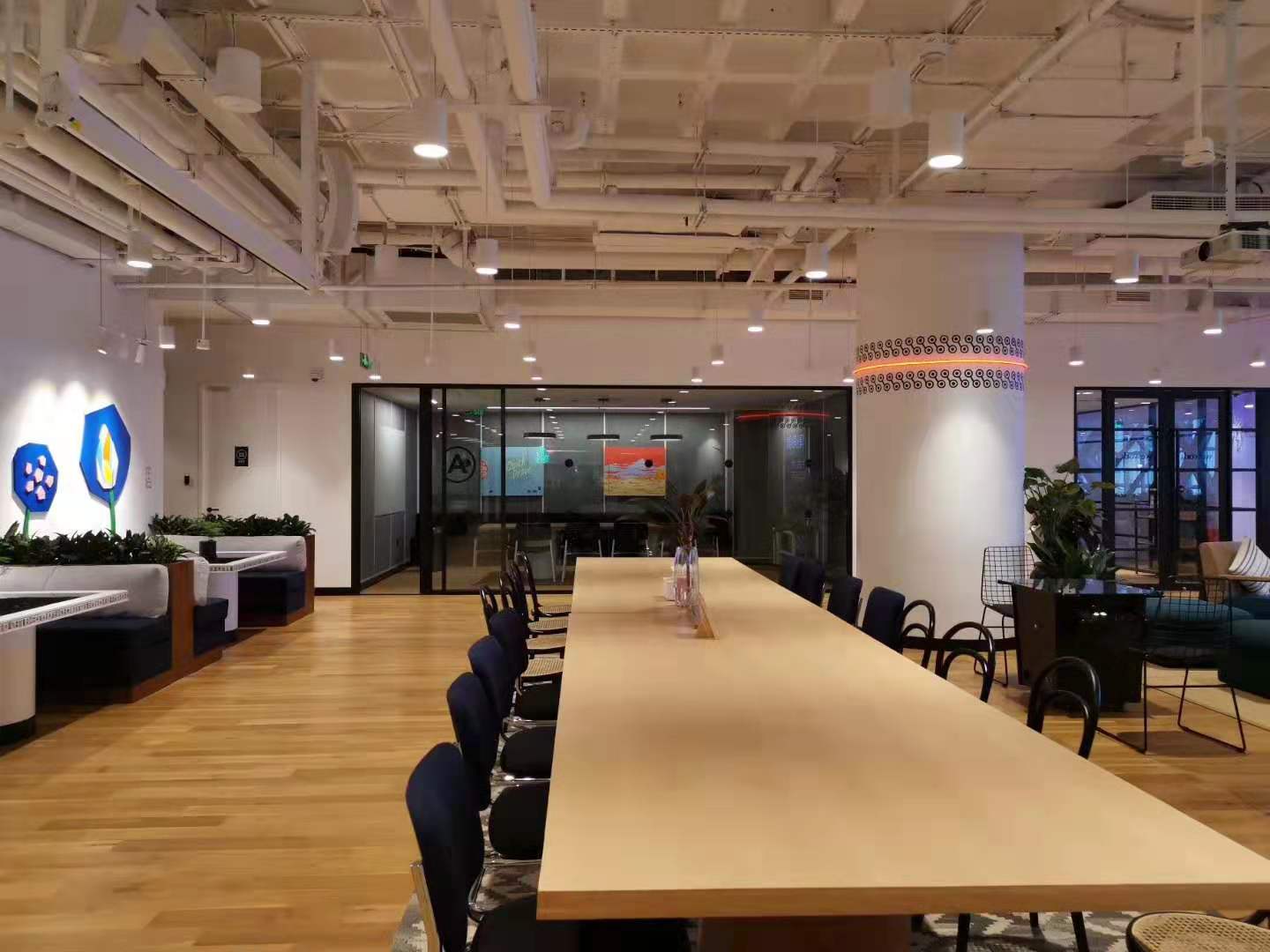 WeWork（上海招商局广场）