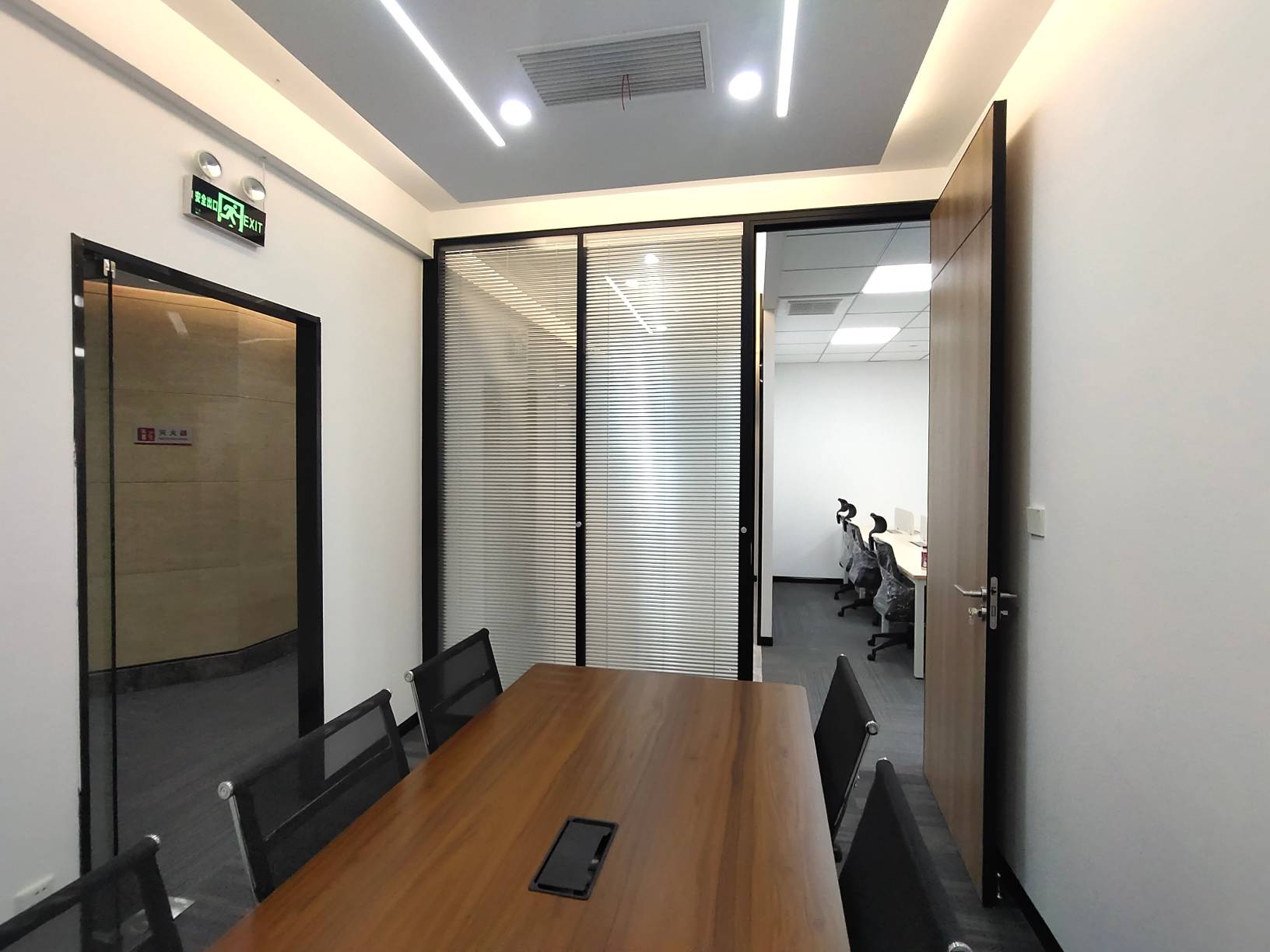 保周创新中心122平米办公室出租_2.00元/m²/天