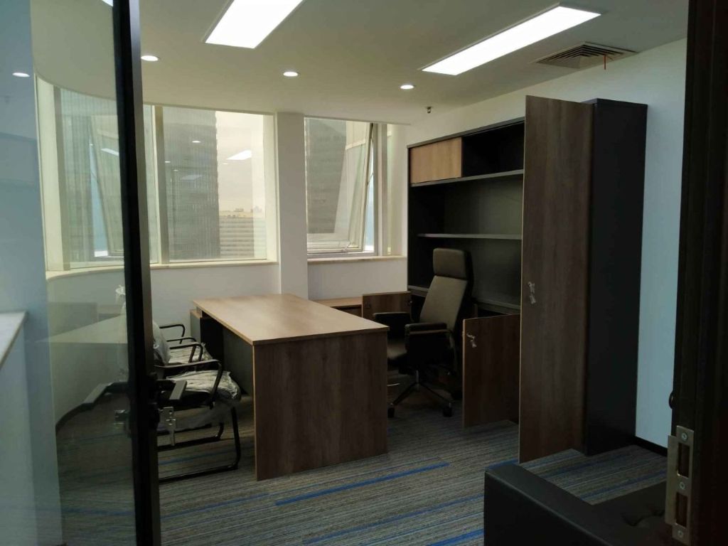 第一上海中心189平米办公室出租_3.30元/m²/天
