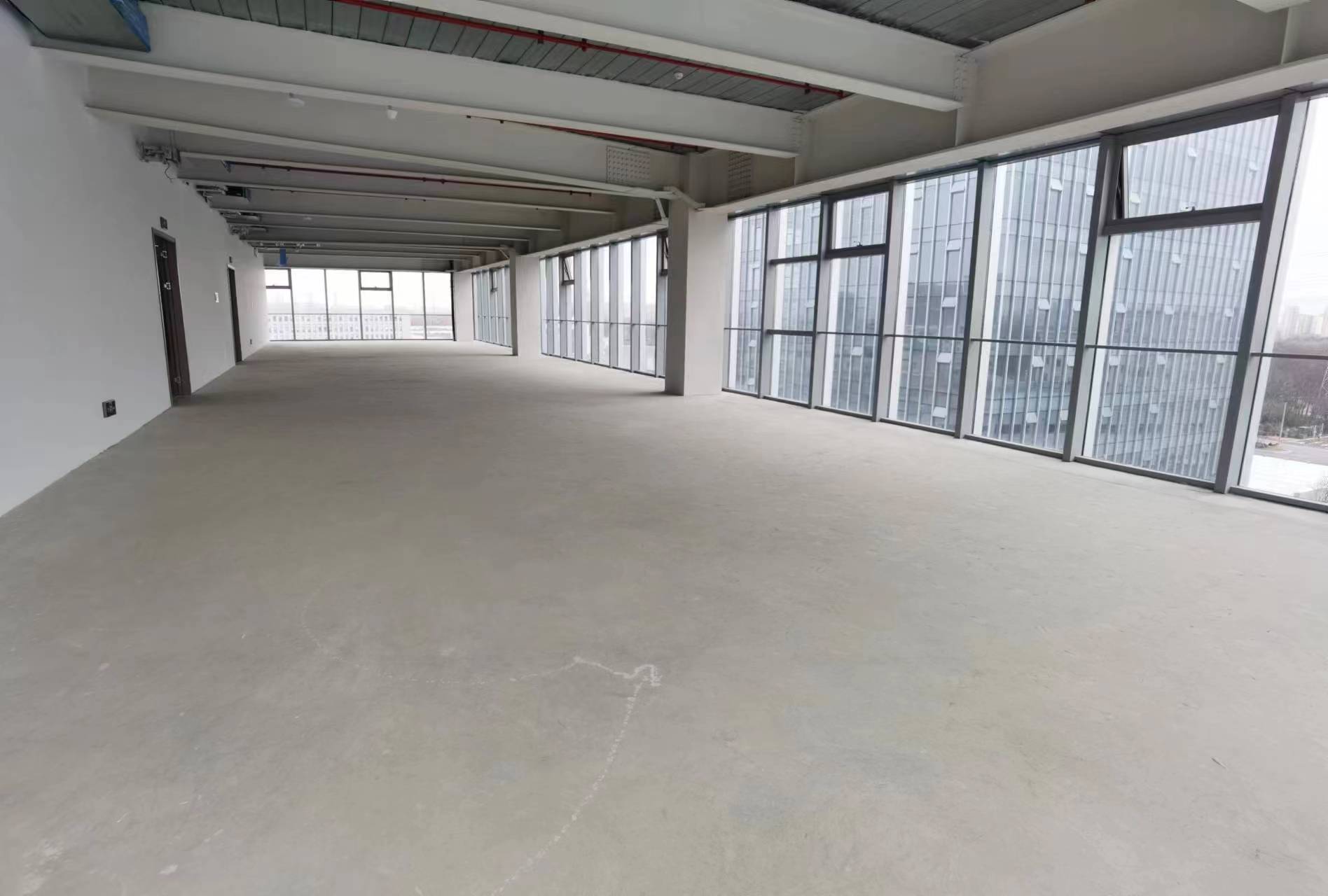 容大中心1350平米办公室出租_2.00元/m²/天
