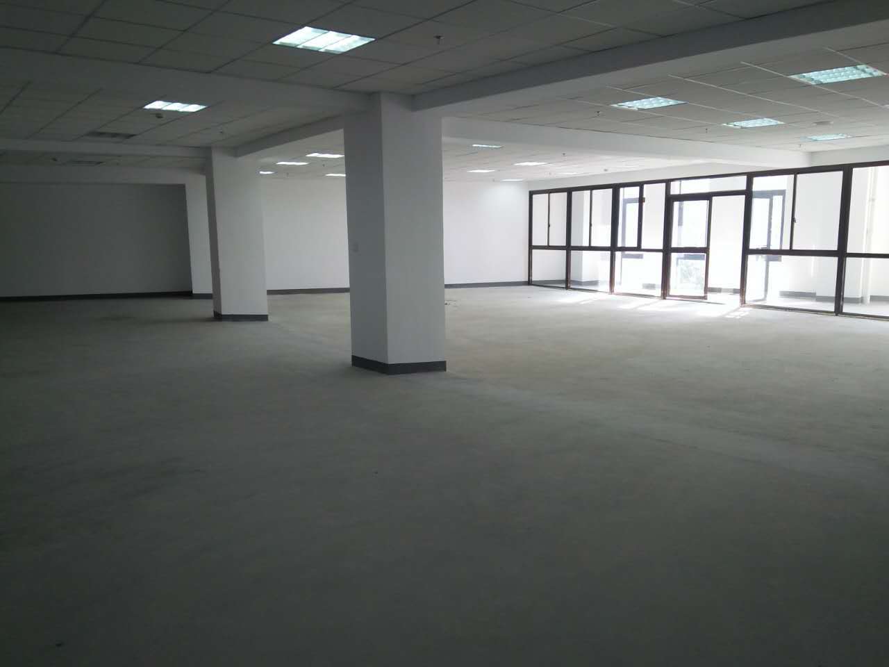派拉蒙中心310平米办公室出租_1.90元/m²/天