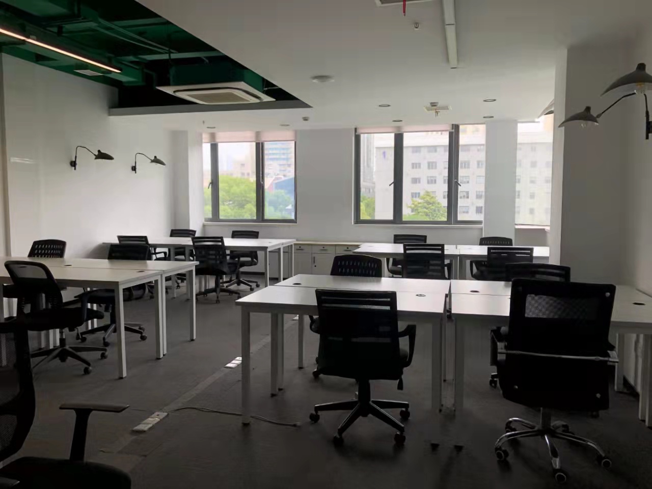 长阳谷创意园167平米办公室出租_3.30元/m²/天