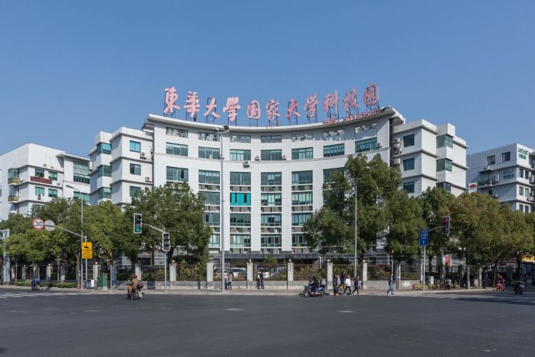 上海东华大学国家大学科技园写字楼出租电话（173-0214-0216）