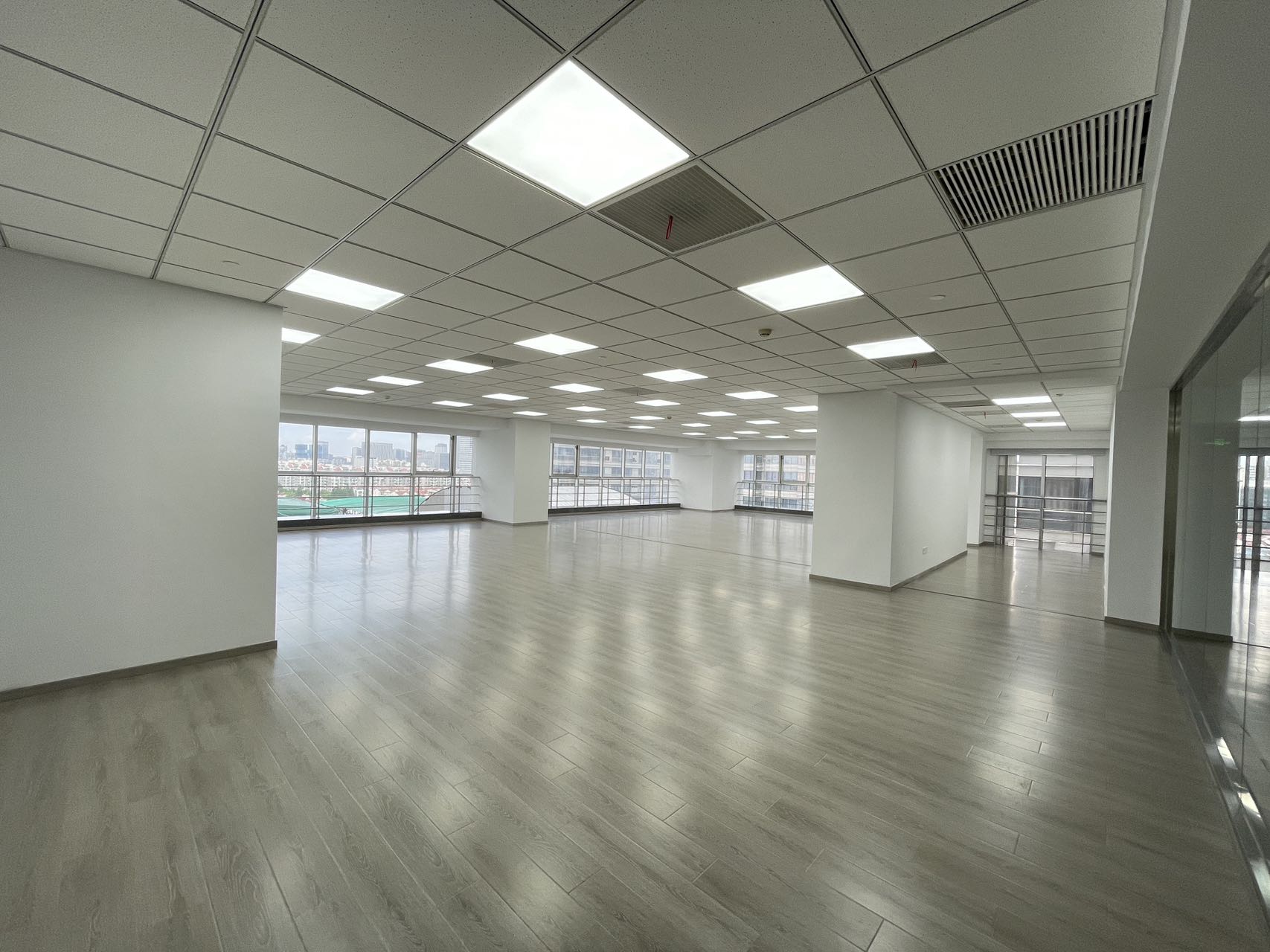 红星世贸大厦230平米办公室出租_2.80元/m²/天