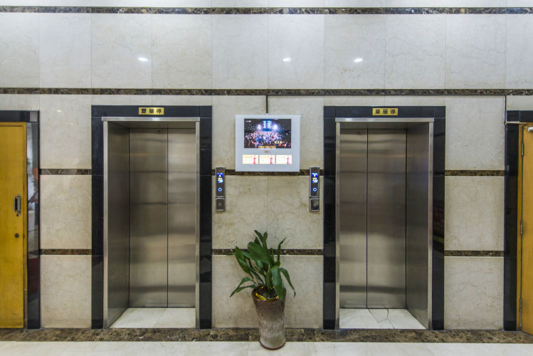 申亚金融广场电梯厅
